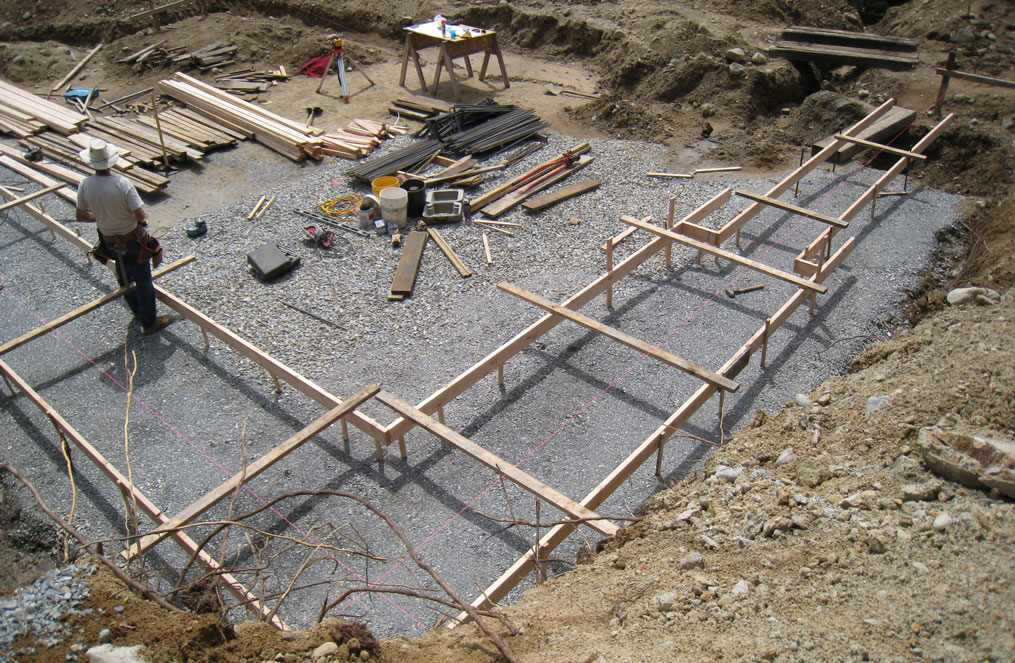 Setting up screed boards